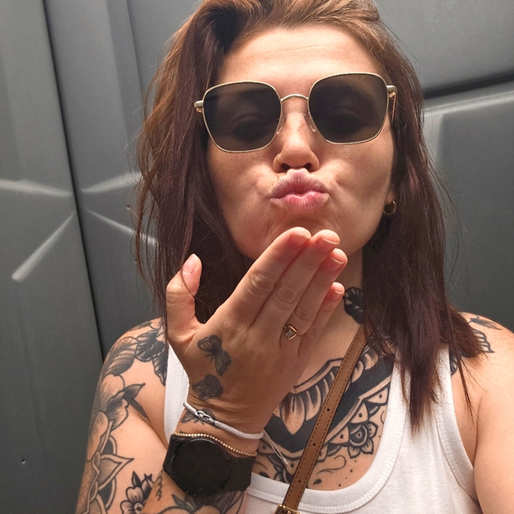 Meet your Posher, Ashley